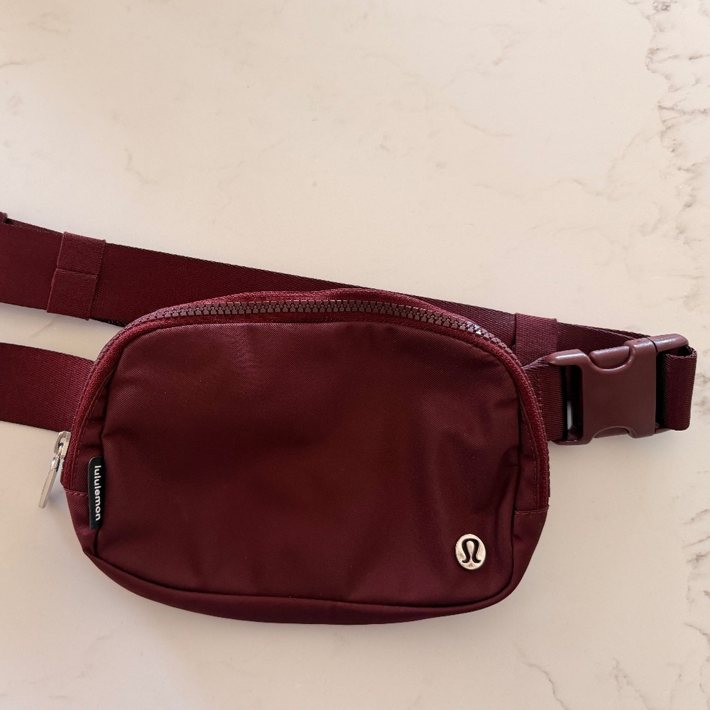 Everywhere Belt Bag with Long Strap 1L